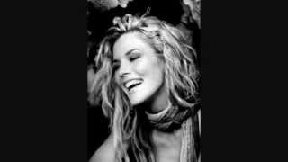 Jennifer Paige - It&#39;s Just a little Crush