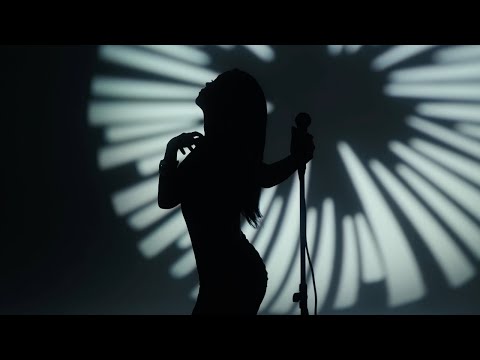 Tuğba Yurt - Geri Geldim  (Official Video)