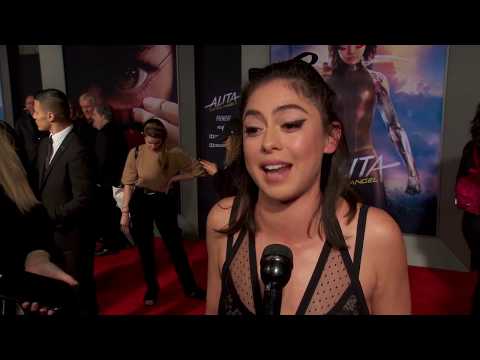Alita Battle Angel LA Premiere - Itw Rosa Salazar (official video)