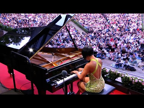 Yuja Wang: Philip Glass Piano Etude No. 6 [HD]