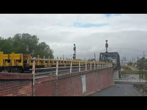 Qube steel train exiting the Bunbury street tunnel