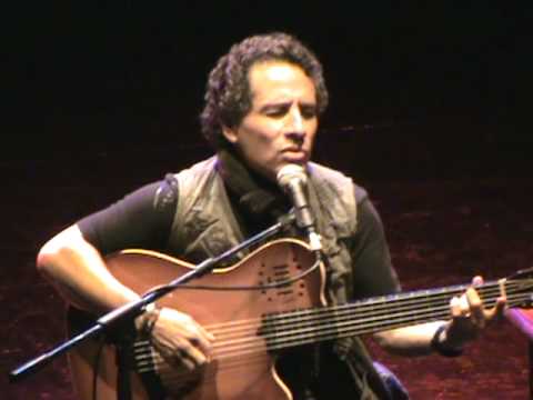 03 Alejandro Filio - Por el puente