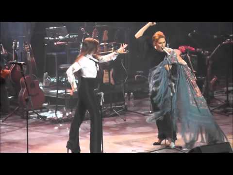 Estrella y Soleá Morente con Carlos Cano en su 70 aniversario