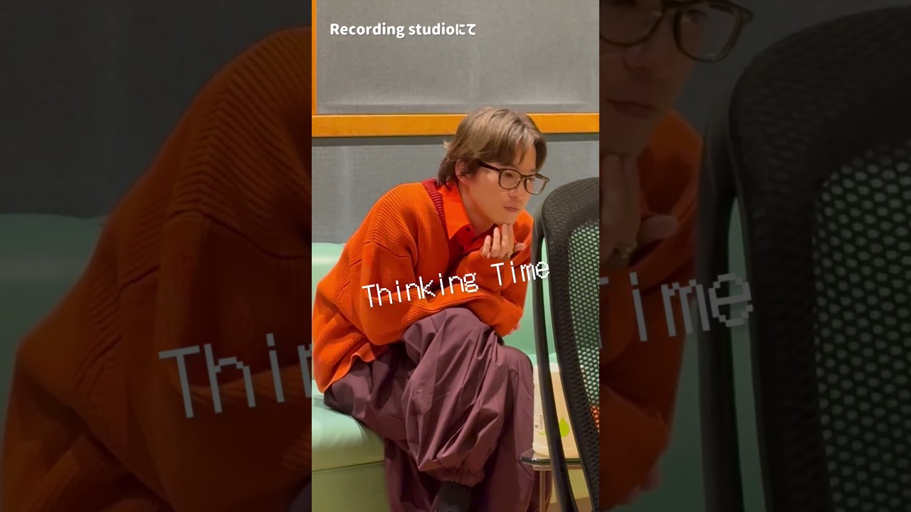 レコーディングスタジオをチラリ🫣青山さん...何か考えてるみたいです🤔💭#青山新 #十三ヶ月 #レコーディング #演歌新曲 #shorts