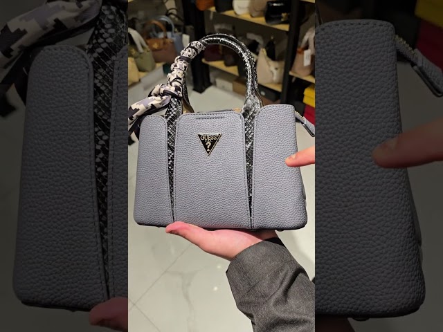 حقيببة جيس بريميوم بلاك سنيك ليذر لون رصاصي مطفي م...