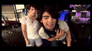 Jonas Brothers - Tonight [Live] (Official Music Video HD)
