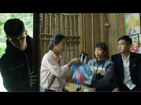 The single mother and the kind mayor visit the girl in distress. The unfilial son.