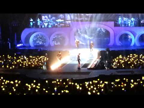 [Fancam] 121103 TAEYANG - ONLY LOOK AT ME+WEDDING DRESS @ Honda Center
