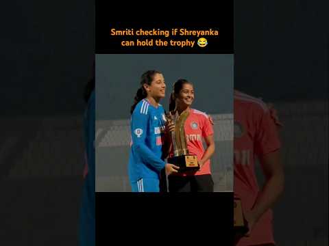 Shreyanka Patil and Smriti Mandhana posing with T20I series trophy 🏆 #ytshorts