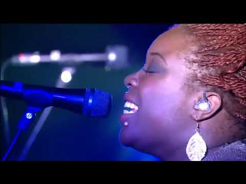 Yolanda and Massive Attack - All I Want (Glastonbury)