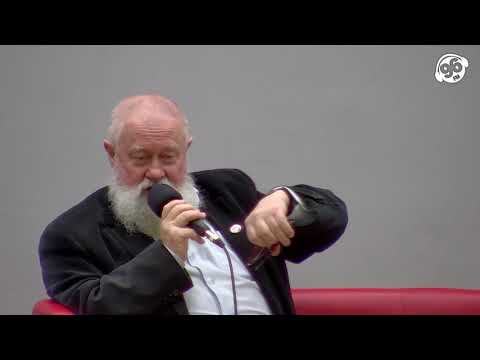 Profesor Jerzy Bralczyk w Wojewódzkiej i Miejskiej Bibliotece Publicznej "Norwid" w Zielonej Górze.