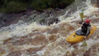 preview picture of video 'Me paddling at Caldew 20/08/09 part1'