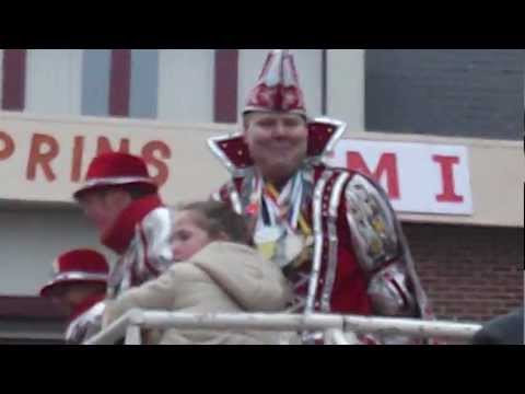 Prins Kim 1 van Temse 2013 met zijn ere dames Martine en Ellen en hofnar Geert