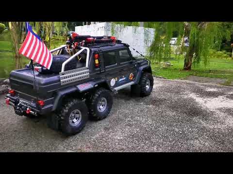 MCG: Solo exploration of the roots at Tugu Negara