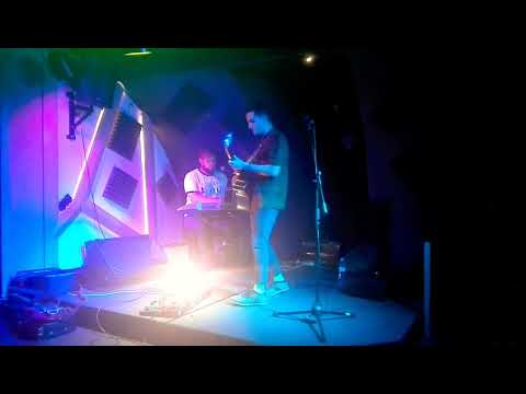 Janchi - Janchi - Dvere bytu číslo 5 live