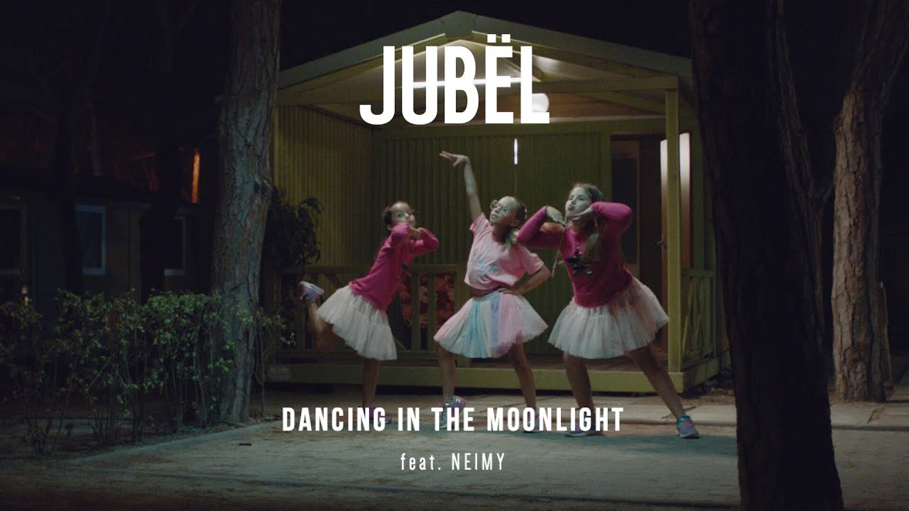 Moonlight feat neimy. Dancing in the moonlight ноты. Dancing in the moonlight перевод. King harvest moonlight dancing. Dancing in the moonlight перевод.