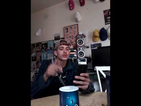 Deuxieme freestyle de flo qui lit un autre texte de rap fr