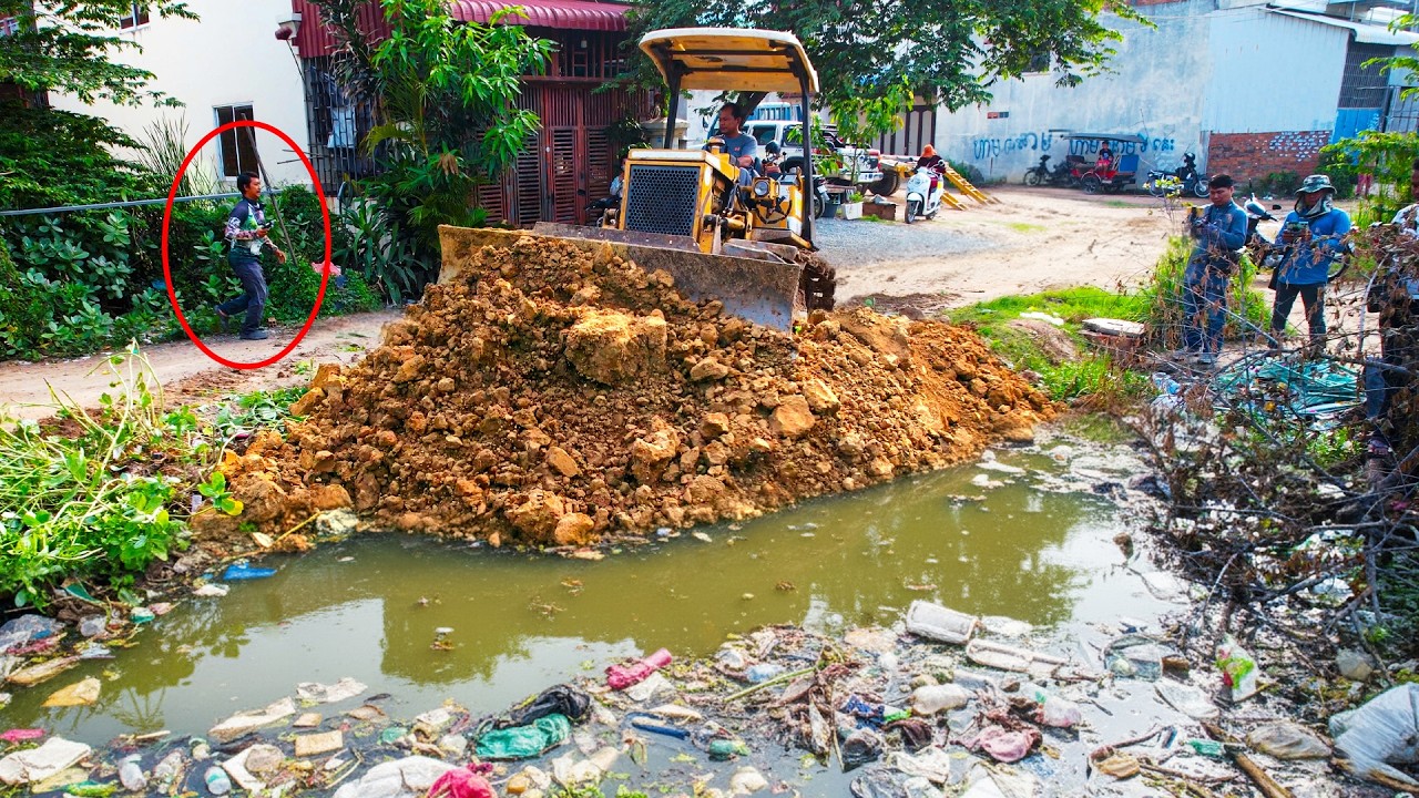 Start Opening a Wonderful Project! Landfill on Flooded Garbage Area Using Skills Dozer with Trucks