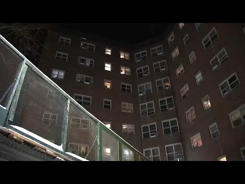 1 man killed, teen injured during shooting inside Bronx apartment hallway