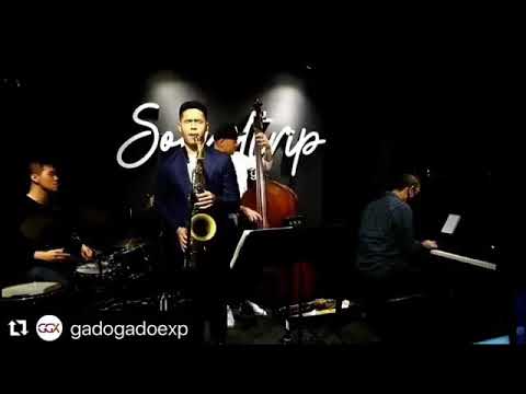 Dennis junio saxophone