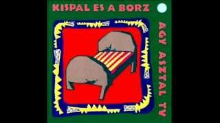 Kispál és a Borz - Fűben alvó