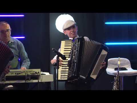 Vojce Petrusev, ucenicite i Grupa Molika - Čačak (Art Studio Production Live TV Show)