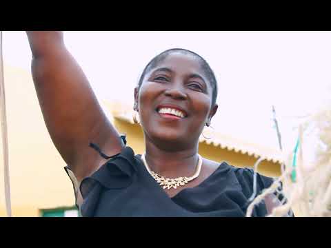 TRADISON DI TERRA   MUDJER CABOVERDIANA