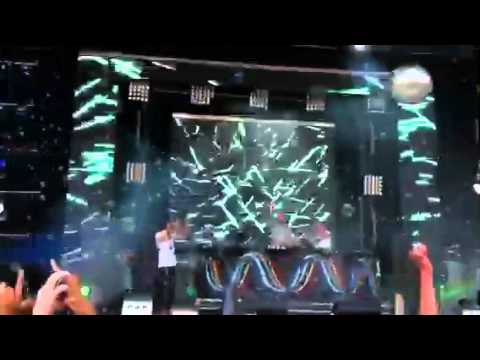 Avicii- Levels [Live in Australia] Stereosonic 2011 Sydney