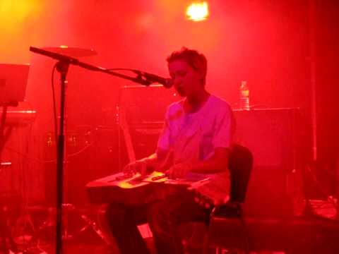 Micachu and the Shapes - Turn Me Well