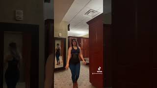 Y mis botas de cowboy.