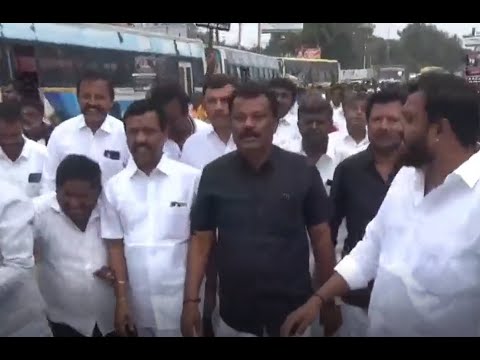 ஓசூரில் 500க்கும் மேற்பட்ட அதிமுகவினர் சிறைபிடிப்பு