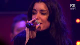 Paradis Secret - Jenifer sur scène dans le Grand Studio RTL