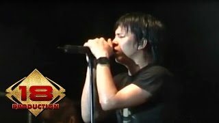 Download lagu Peterpan - Melawan Dunia (Live Konser Padang 17 Agustus 2007) mp3 Download lagu Peterpan - Melawan Dunia (Live Konser Padang 17 Agustus 2007) mp3