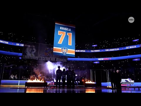 Kristian Kuuselan pelinumero 71 kohosi Nokia Arenan kattoon
