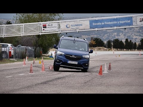 Opel Combo 2018 – Maniobra de esquiva (moose test) y eslalon | km77.com