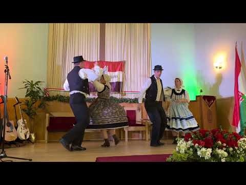 Magyarpalatkai táncok az 1956-os hősök emlékére