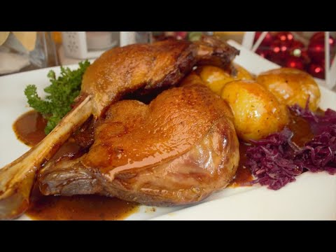 Grandma's goose legs recipe with dumplings, delicious goose legs with non-alcoholic sauce