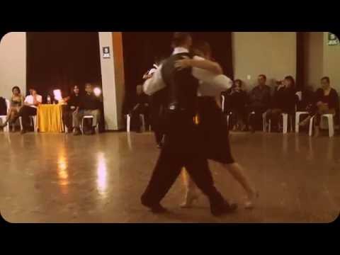 Parejas de tango en la  milonga La Porteña, Lima - Perú