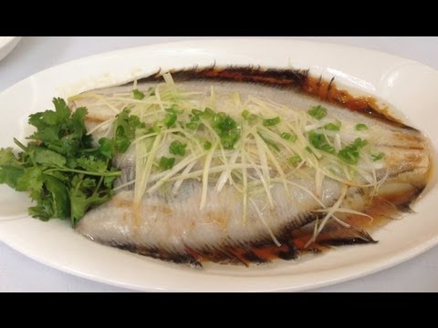 The Best Chinese Steamed Fish Recipe 清蒸魚食譜 [CiCi Li, Food & Travel]