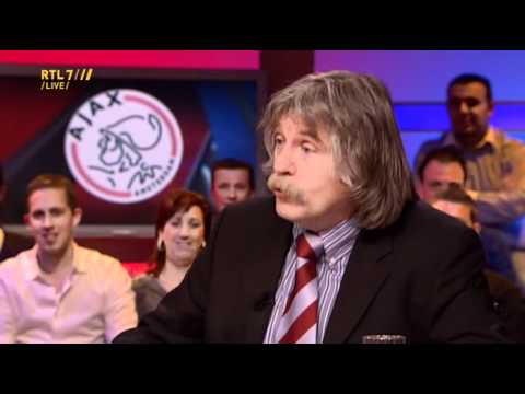 Voetbal International 28-03-11 - René van der Gijp heeft Jan Olde Riekerink hoog zitten