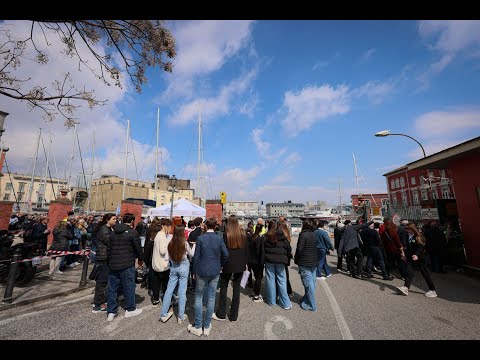 Effetto Mare Fuori, a Napoli tutti pazzi per il molo San Vincenzo per le Giornate Fai di Primavera