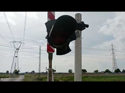 Passaggio a livello di strada Mirabella - Vignale