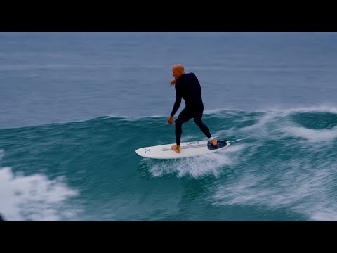 Kelly Slater | Surfing at Snapper Rocks, Australia.