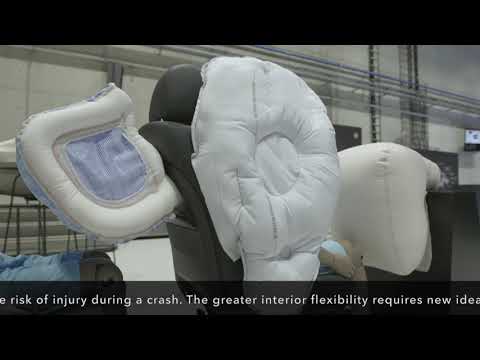 Mercedes-Benz ESF 2019 TecDay - New airbag-concepts and Safety body