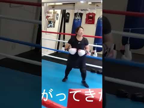 とんでもないジャブ連打を繰り出す女性会員さんがいた😂名付けてミラクルジャブw #KSBC #神戸駅 #boxing #神戸スポーツボクシングクラブ #ダイエット #ボクササイズ  #ミラクル師匠