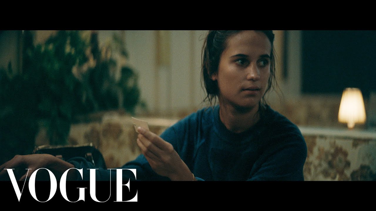 Alicia Vikander and Anna Wintourâ€™s Late-Night Run-In at the Magic Diner - YouTube