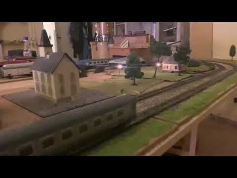 Transito E402A con Intercity Anni 90 con qualche modifica su Plastico!!!