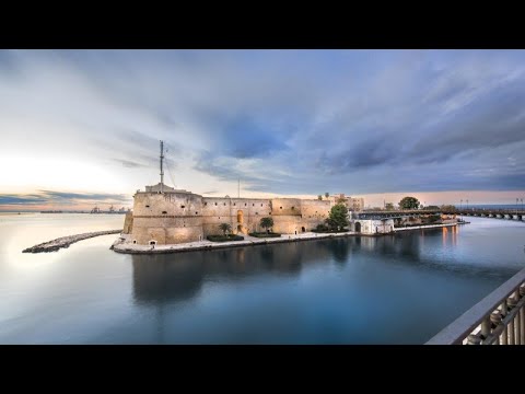 Clusters live at Taranto's Old Town, Italy for Dreamscapes
