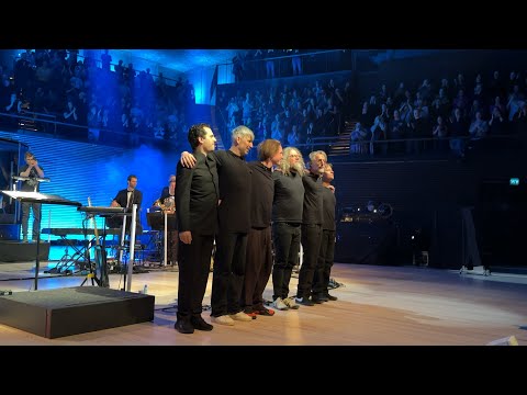 Mew & Danish Chamber Orchestra - Am I Wry? No (Live) - Helsinki 21/4/2024 Musiikkitalo