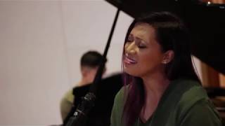 Jocelyn Enriquez - I Am Redeemed